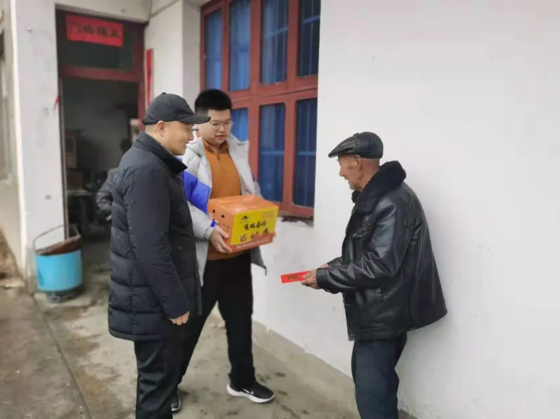 尊老树标杆 和谐助发展