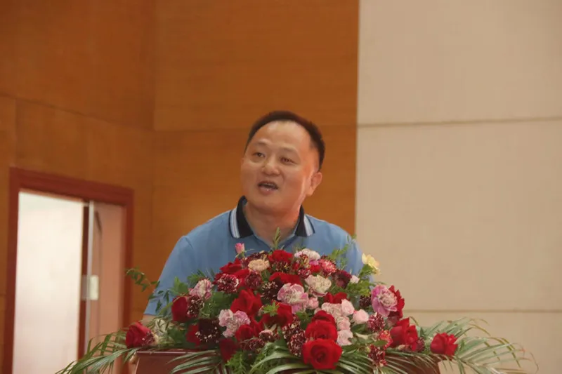 春蚕奉茧红烛映辉 “老师，你们辛苦啦！”