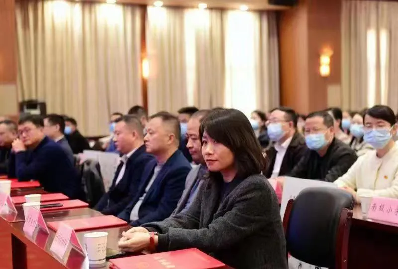 涓流聚成海 津龙助未来